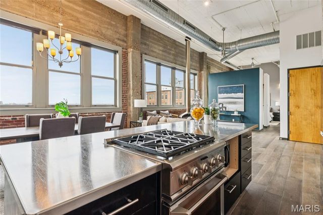 1627 Locust Street 902, St Louis, MO 63103