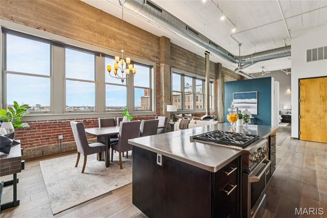 1627 Locust Street 902, St Louis, MO 63103