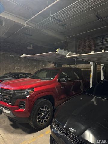 1627 Locust Street 902, St Louis, MO 63103