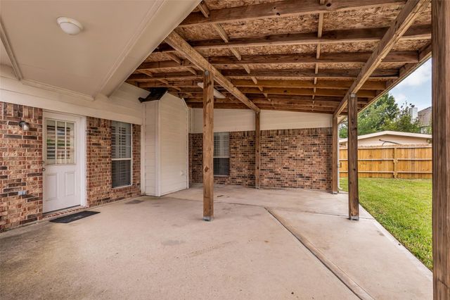 6807 Chapelfield Lane, Houston, TX 77049