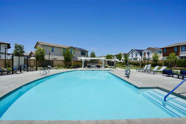 30477 Waterline Drive, Menifee, CA 92584