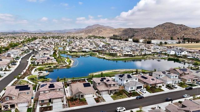 30477 Waterline Drive, Menifee, CA 92584