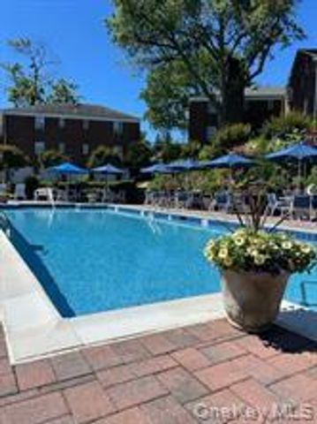 26 Nathan Hale Drive 75A, Huntington, NY 11743