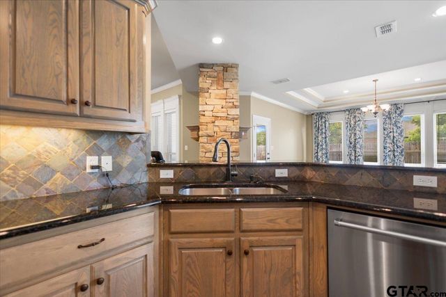838 Carriage Dr., Tyler, TX 75703