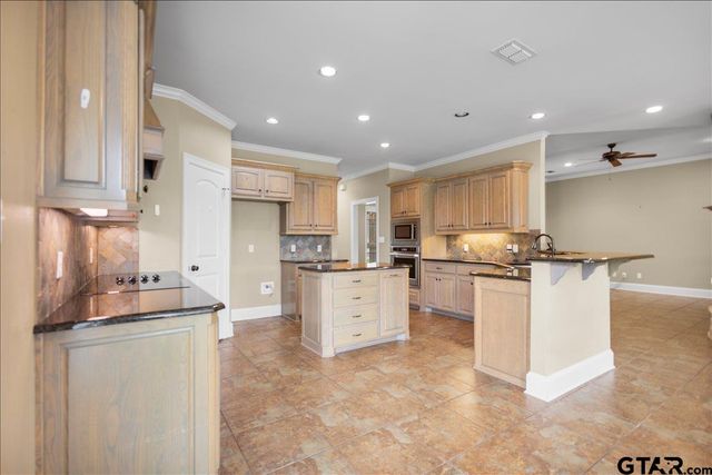 838 Carriage Dr., Tyler, TX 75703