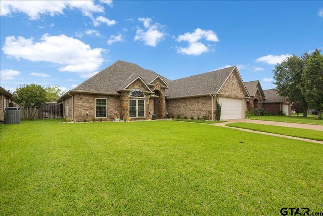 838 Carriage Dr., Tyler, TX 75703