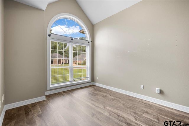 838 Carriage Dr., Tyler, TX 75703