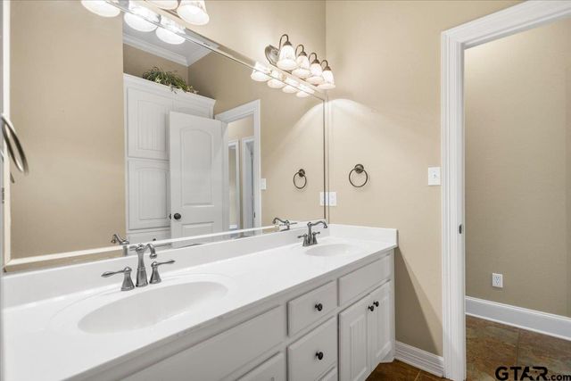 838 Carriage Dr., Tyler, TX 75703
