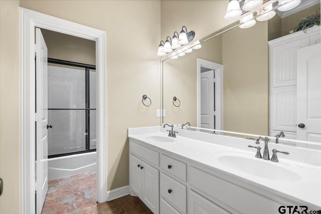 838 Carriage Dr., Tyler, TX 75703
