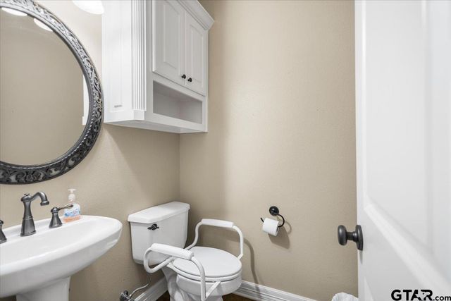 838 Carriage Dr., Tyler, TX 75703