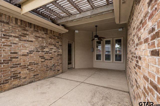 838 Carriage Dr., Tyler, TX 75703