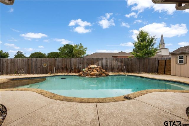 838 Carriage Dr., Tyler, TX 75703
