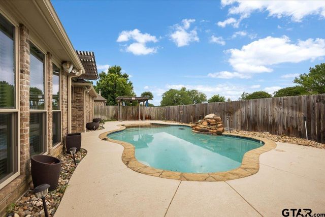 838 Carriage Dr., Tyler, TX 75703