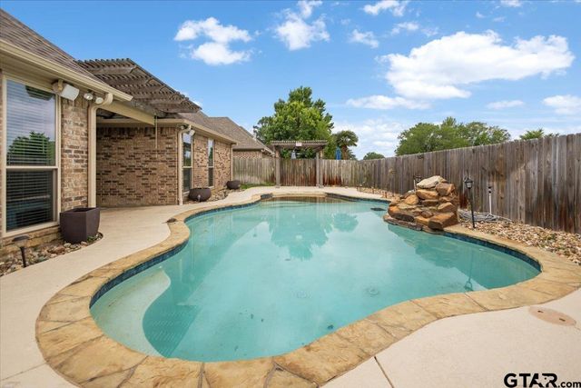 838 Carriage Dr., Tyler, TX 75703