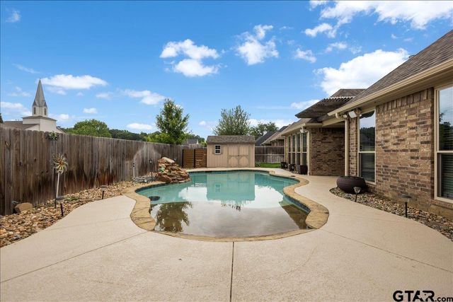 838 Carriage Dr., Tyler, TX 75703