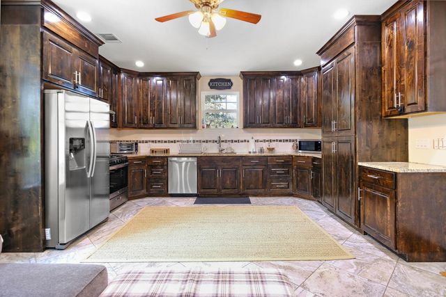 8400 Taylorsville RD, Dale, TX 78616