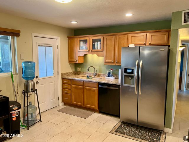 2439 W FREEWAY Lane, Phoenix, AZ 85021