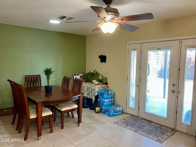 2439 W FREEWAY Lane, Phoenix, AZ 85021