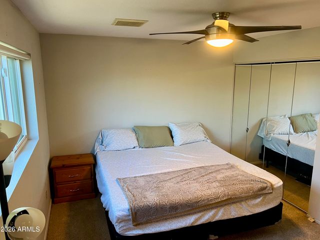 2439 W FREEWAY Lane, Phoenix, AZ 85021