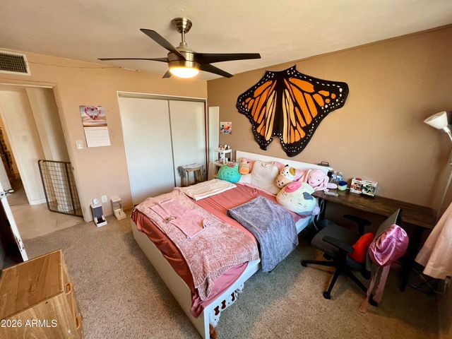 2439 W FREEWAY Lane, Phoenix, AZ 85021