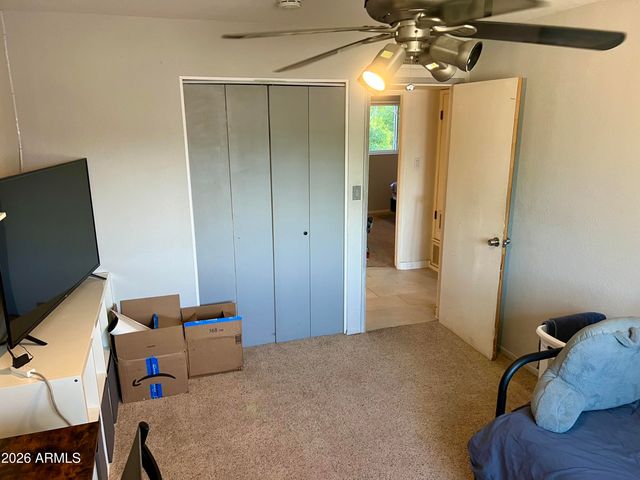 2439 W FREEWAY Lane, Phoenix, AZ 85021
