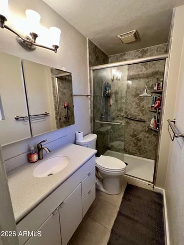 2439 W FREEWAY Lane, Phoenix, AZ 85021