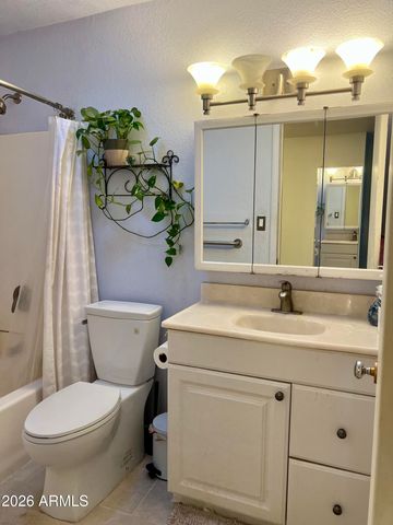 2439 W FREEWAY Lane, Phoenix, AZ 85021