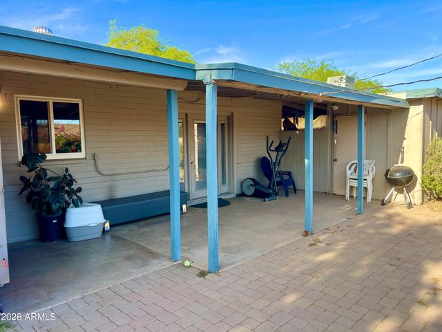 2439 W FREEWAY Lane, Phoenix, AZ 85021