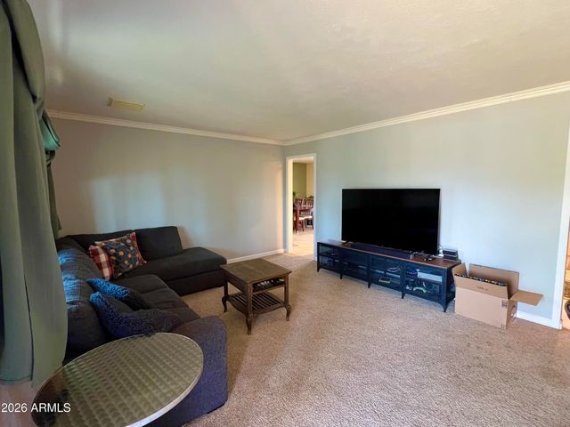 2439 W FREEWAY Lane, Phoenix, AZ 85021