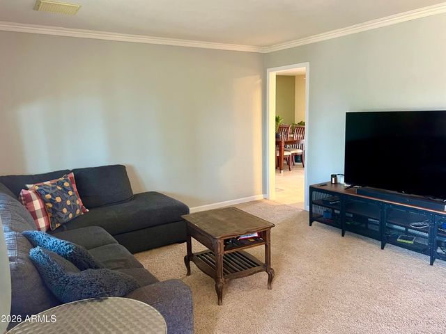 2439 W FREEWAY Lane, Phoenix, AZ 85021