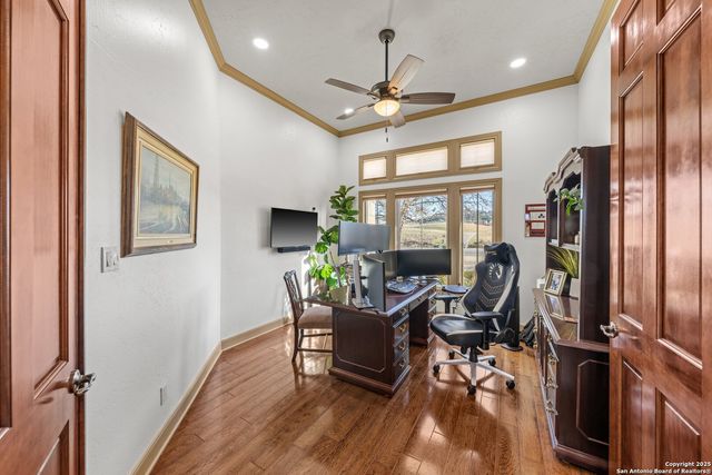 3404 Comanche Trace Dr E, Kerrville, TX 78028