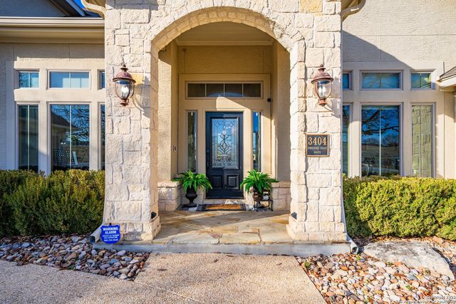 3404 Comanche Trace Dr E, Kerrville, TX 78028