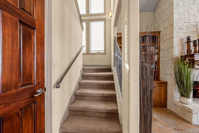 3404 Comanche Trace Dr E, Kerrville, TX 78028