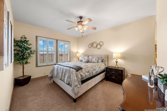 3404 Comanche Trace Dr E, Kerrville, TX 78028