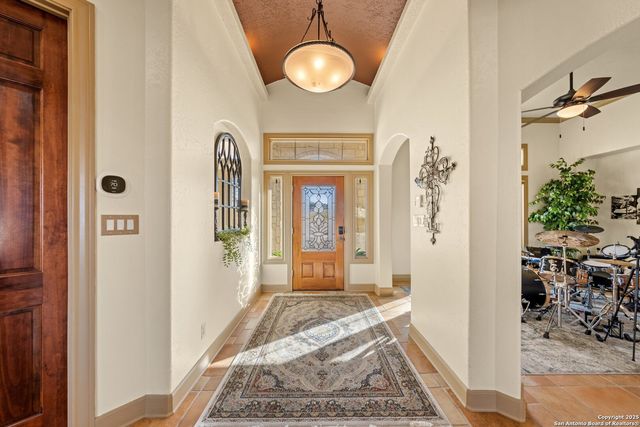 3404 Comanche Trace Dr E, Kerrville, TX 78028