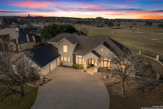 3404 Comanche Trace Dr E, Kerrville, TX 78028