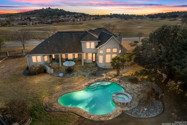 3404 Comanche Trace Dr E, Kerrville, TX 78028