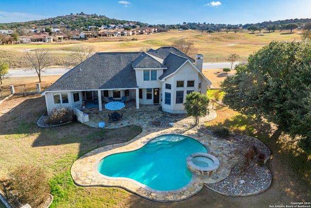 3404 Comanche Trace Dr E, Kerrville, TX 78028