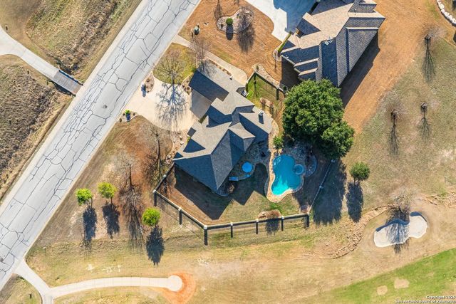 3404 Comanche Trace Dr E, Kerrville, TX 78028