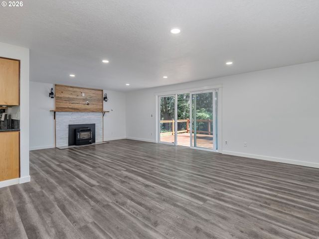 23775 S BEAVERCREEK Rd, Beavercreek, OR 97004