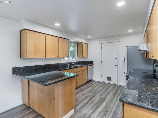 23775 S BEAVERCREEK Rd, Beavercreek, OR 97004