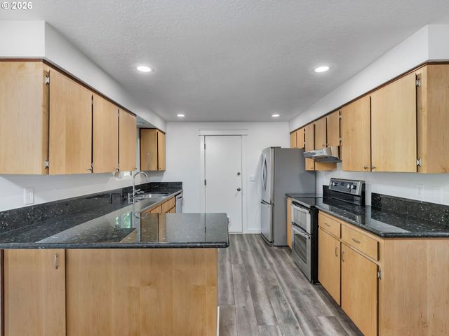 23775 S BEAVERCREEK Rd, Beavercreek, OR 97004