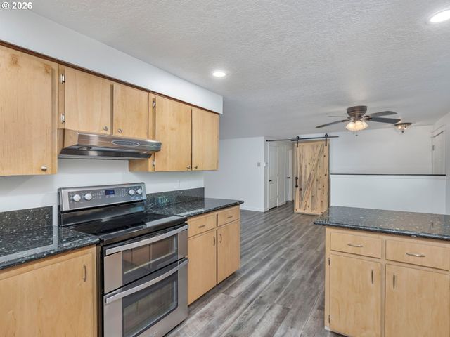 23775 S BEAVERCREEK Rd, Beavercreek, OR 97004
