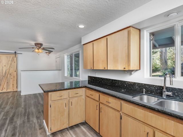 23775 S BEAVERCREEK Rd, Beavercreek, OR 97004