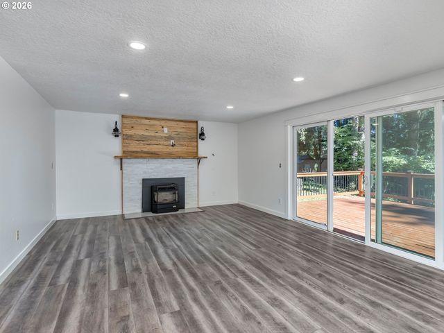 23775 S BEAVERCREEK Rd, Beavercreek, OR 97004