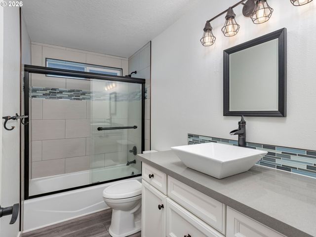 23775 S BEAVERCREEK Rd, Beavercreek, OR 97004
