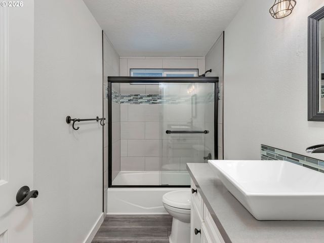 23775 S BEAVERCREEK Rd, Beavercreek, OR 97004
