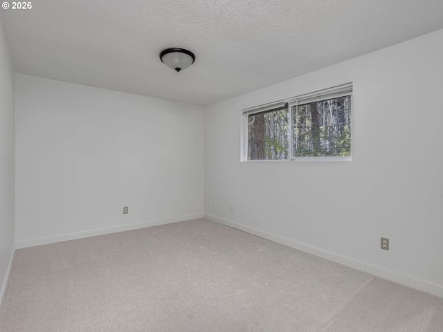 23775 S BEAVERCREEK Rd, Beavercreek, OR 97004