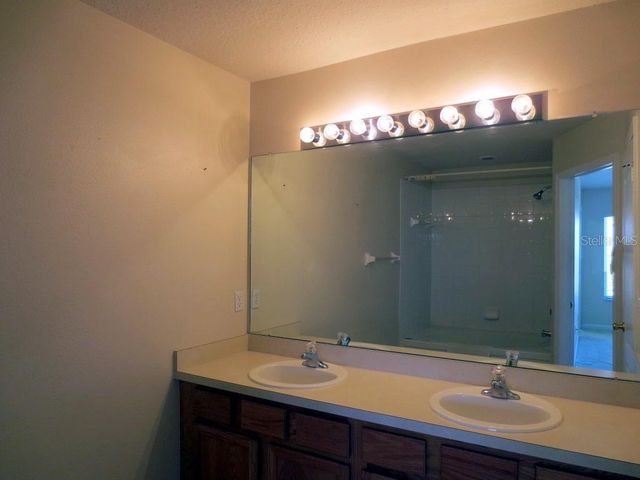 1038 VISTA CAY COURT, Brandon, FL 33511