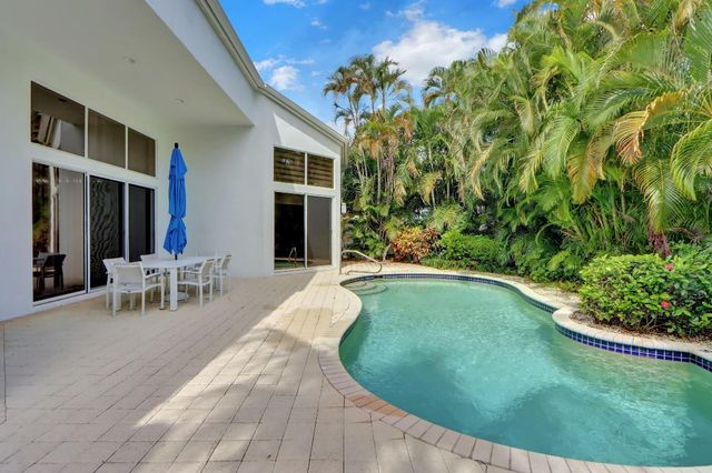 6564 Somerset Circle, Boca Raton, FL 33496